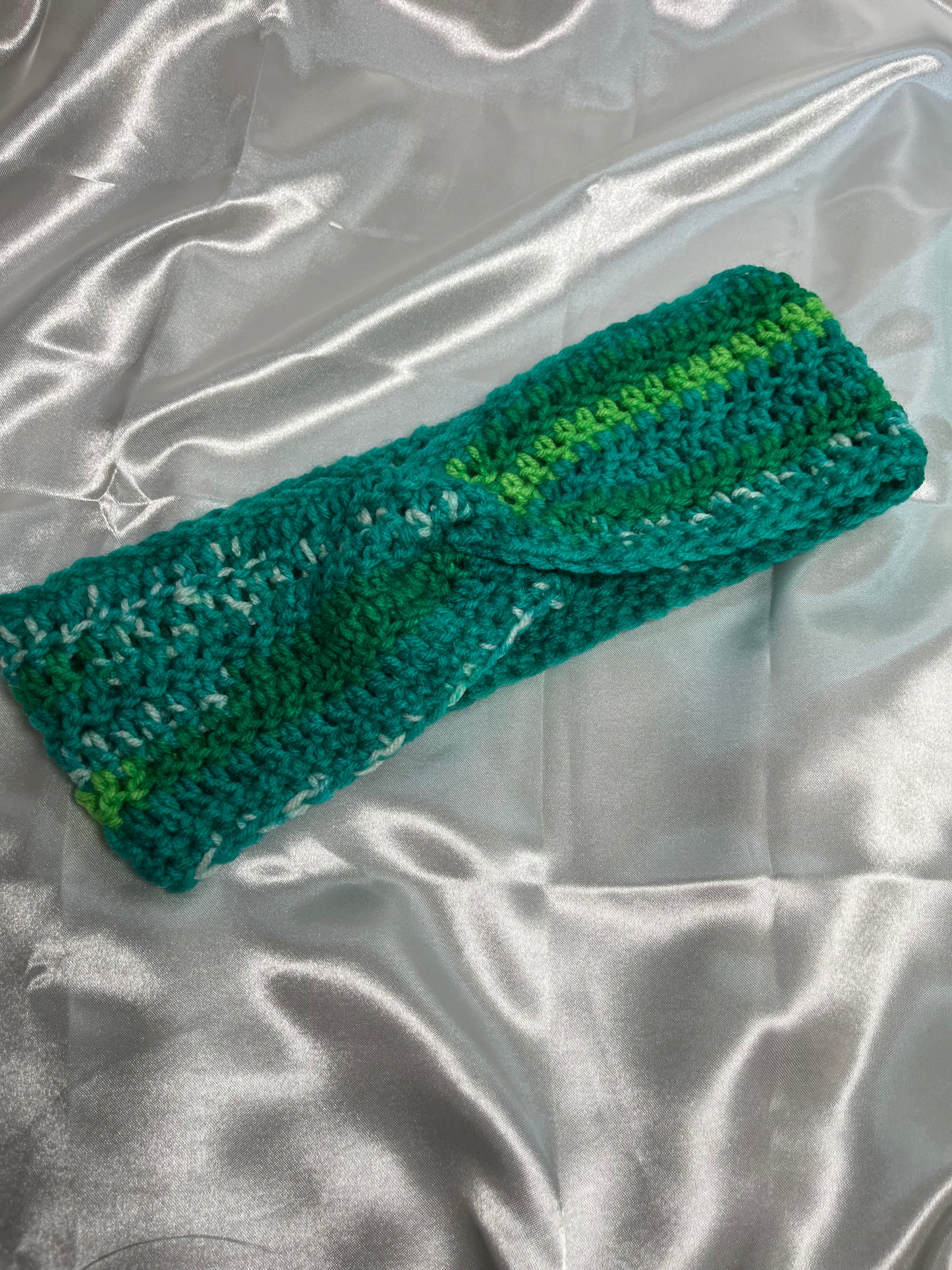 Haarband gehäkelt Grüntöne